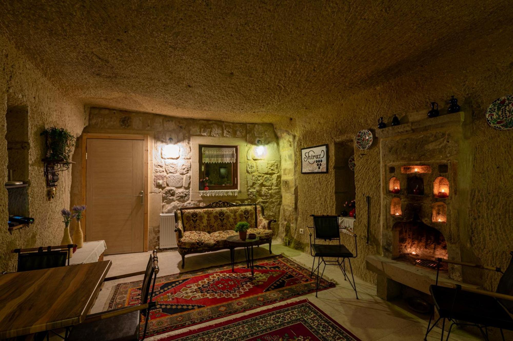 Bed and Breakfast Shiraz Cave Cappadocia Ürgüp Exterior foto