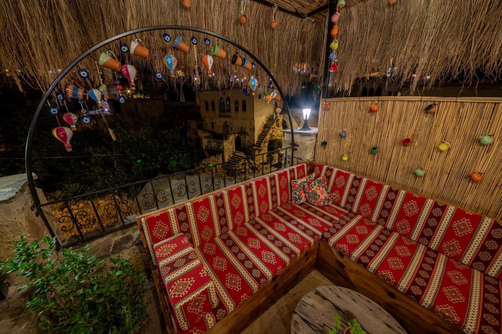 Bed and Breakfast Shiraz Cave Cappadocia Ürgüp Exterior foto